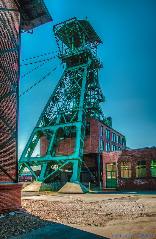 Denkmal: Fördergerüst im Industriemuseum Zeche Zollern in Dortmund.