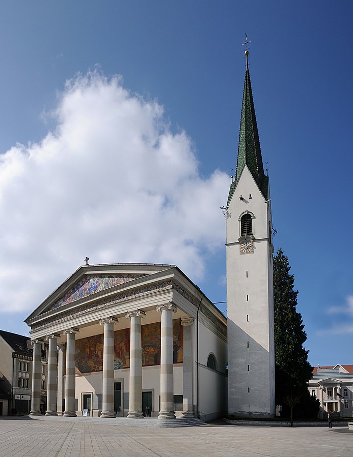 eines der neuen Ortsfamilienbücher präsentiert Dornbirn in Vorarlberg